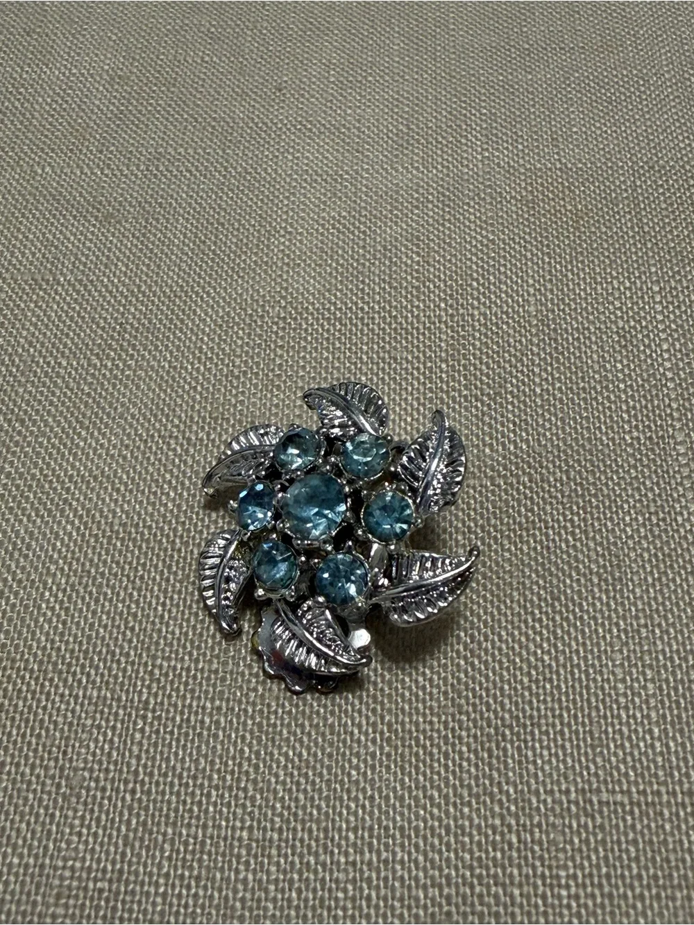 Vintage 1950s Blue Rhinestone Floral Dress Clip Collar Accessory